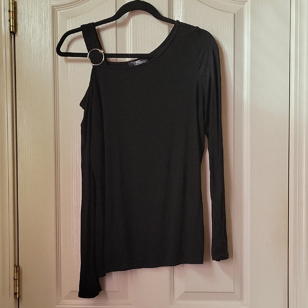 One-Shoulder Black Long Sleeve Top with Ring Detail